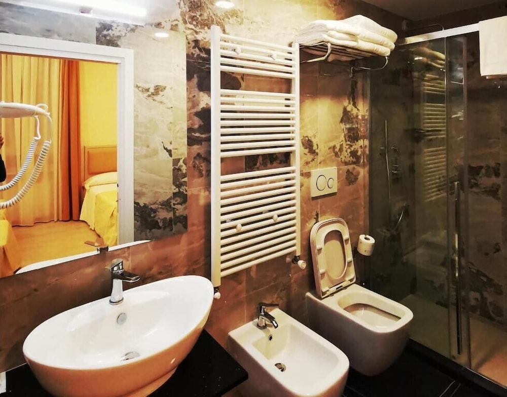 Hotel Metropoli 19