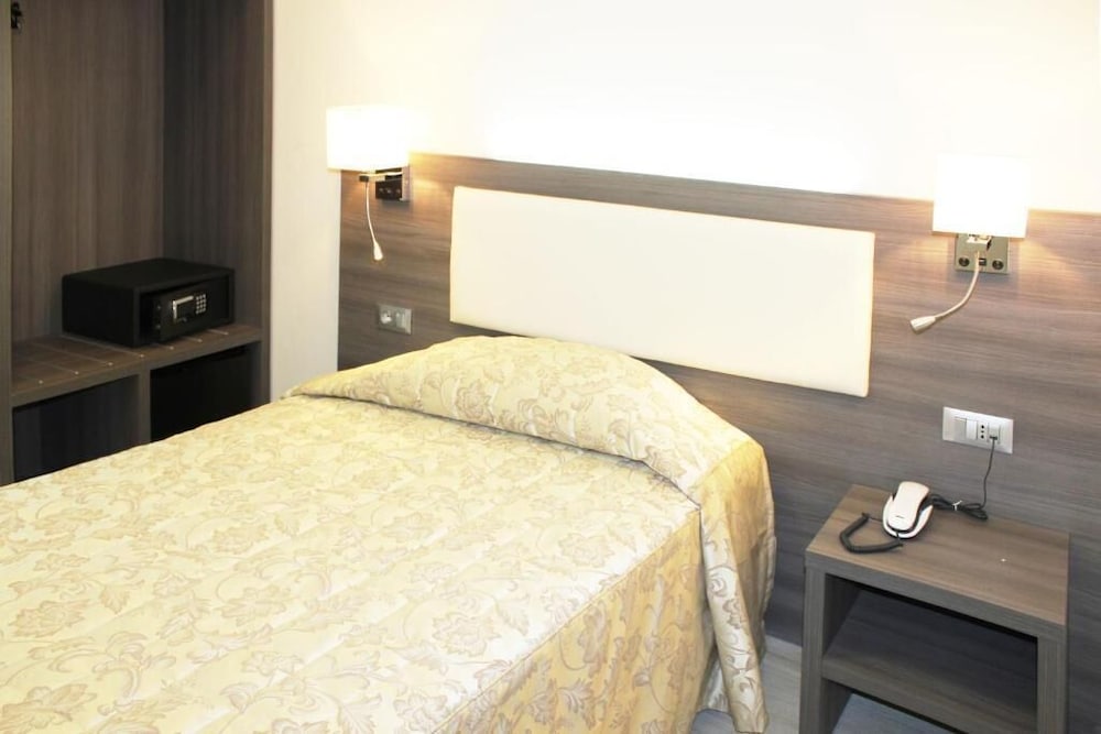 Hotel Metropoli 3