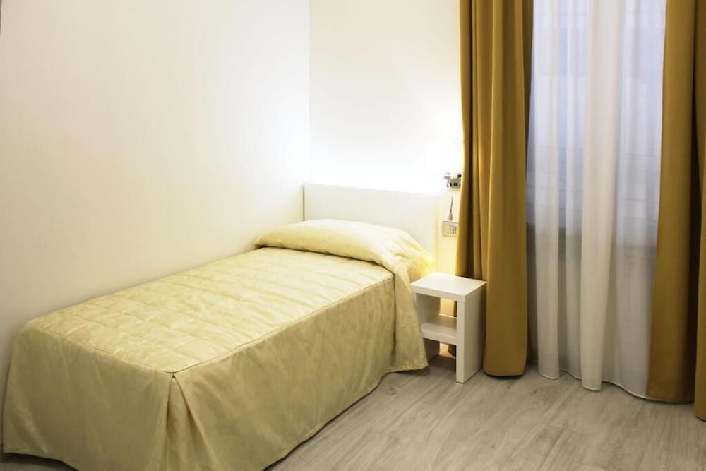Hotel Metropoli 9
