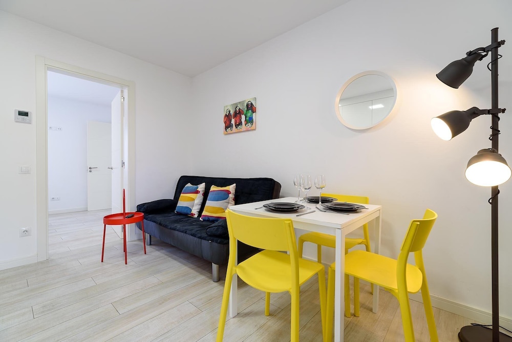Castell Beach Aparthotel 9
