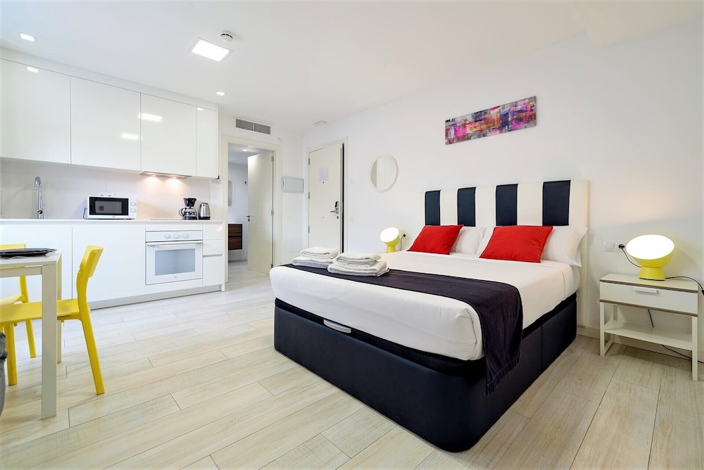 Castell Beach Aparthotel 5