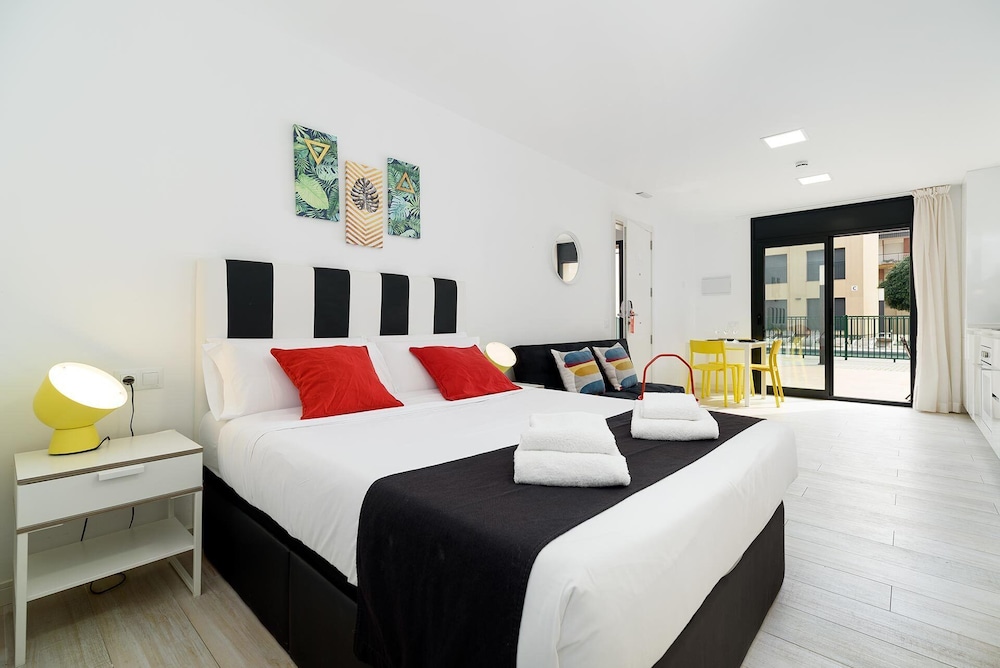 Castell Beach Aparthotel 6