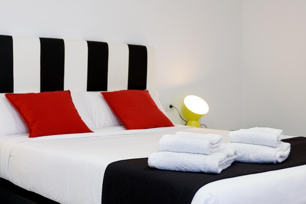 Castell Beach Aparthotel 12