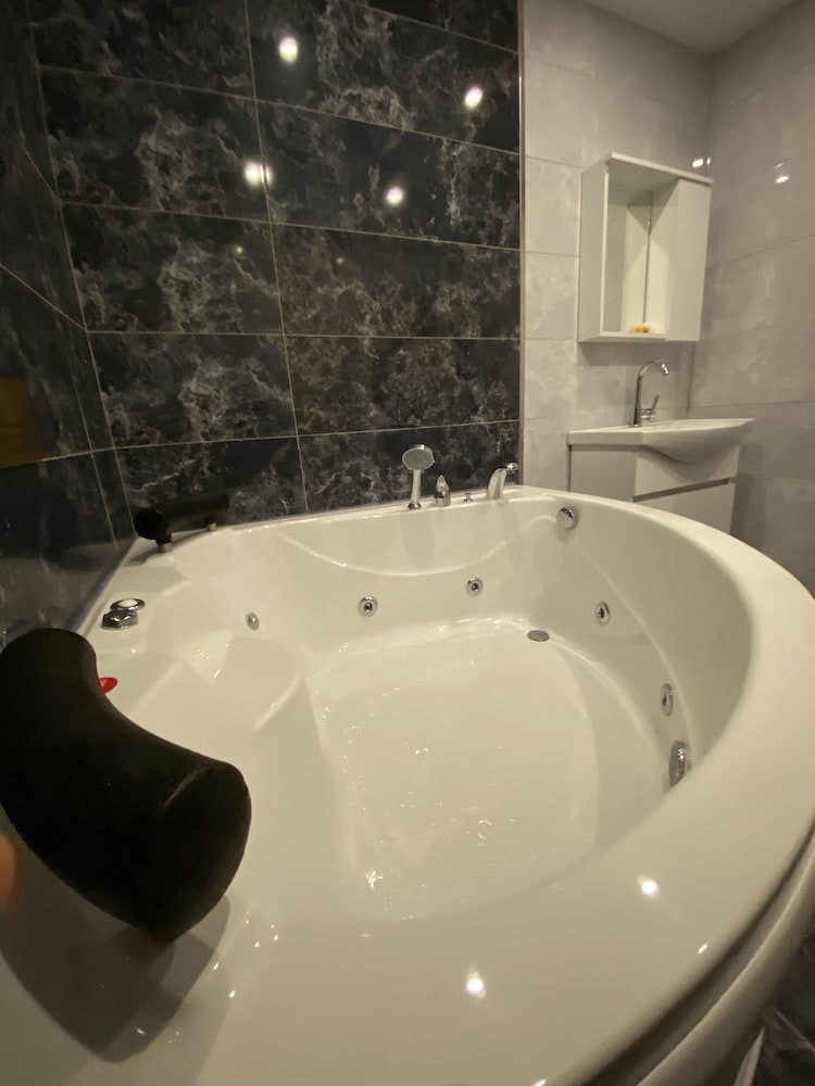 Inalens Airport Hotel 21
