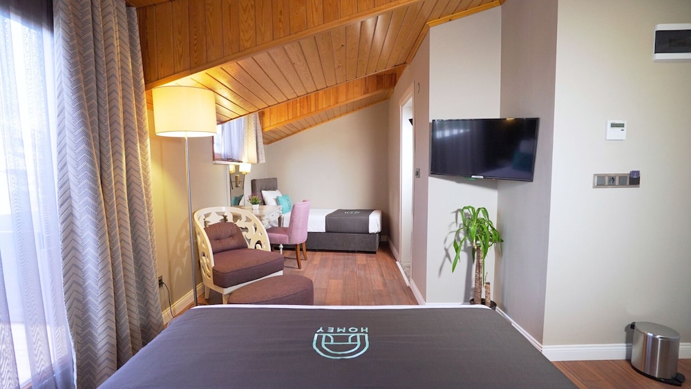 Homey AirPort Hotel 9