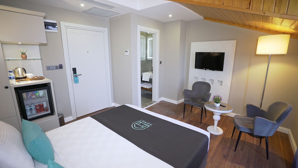 Homey AirPort Hotel 24