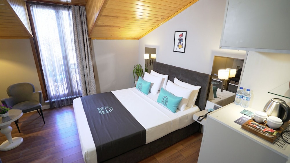 Homey AirPort Hotel 23