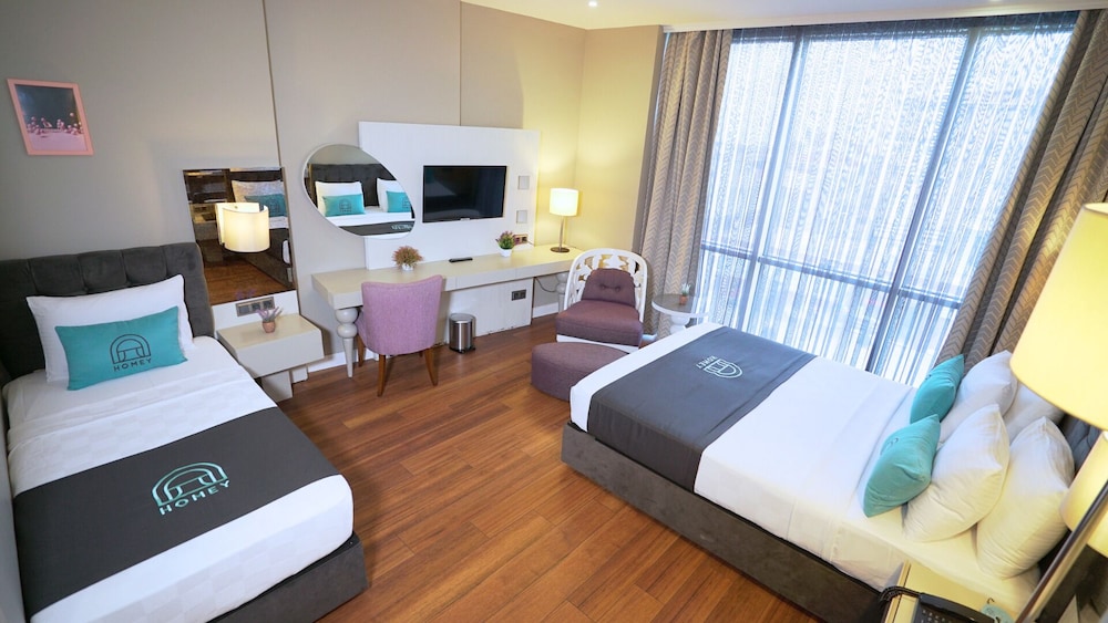 Homey AirPort Hotel 19