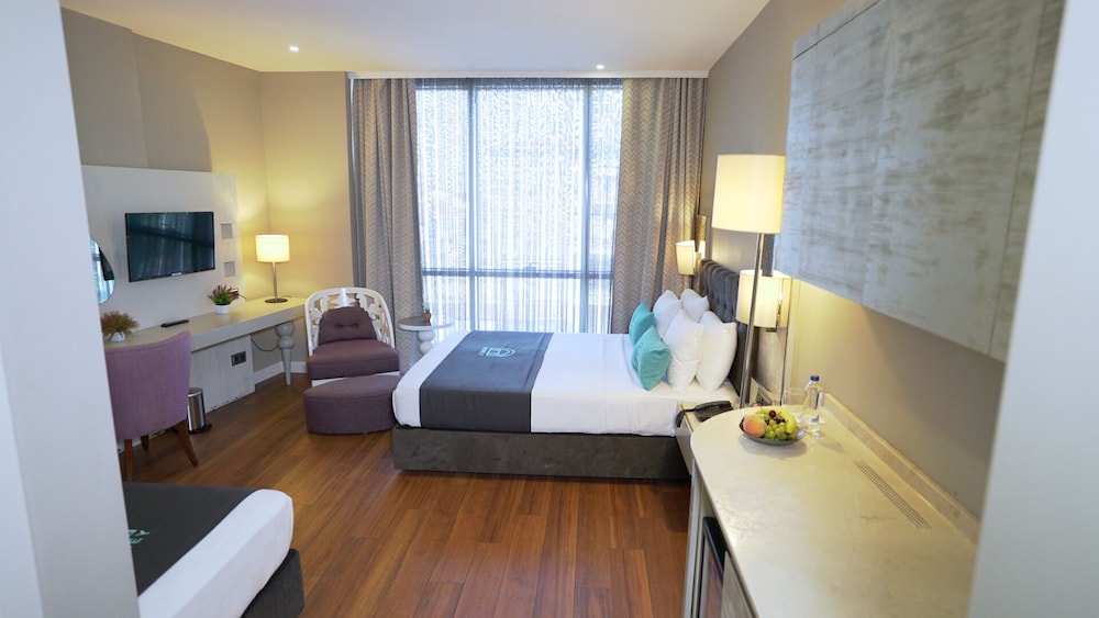 Homey AirPort Hotel 20