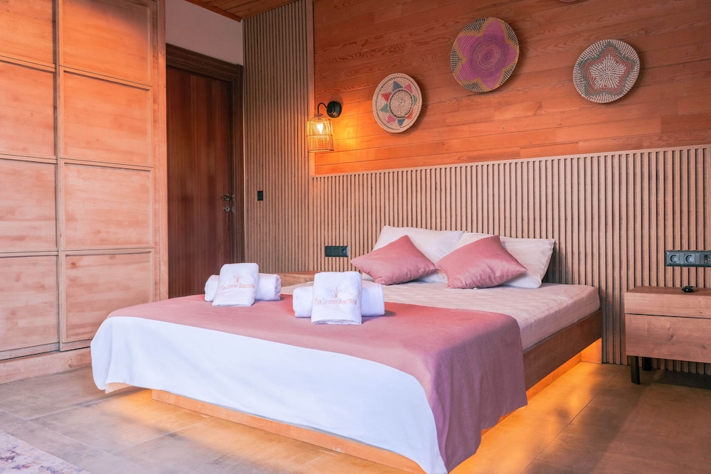The Luxury Shelters 19