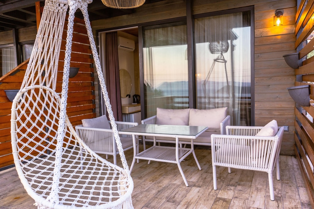The Luxury Shelters 20
