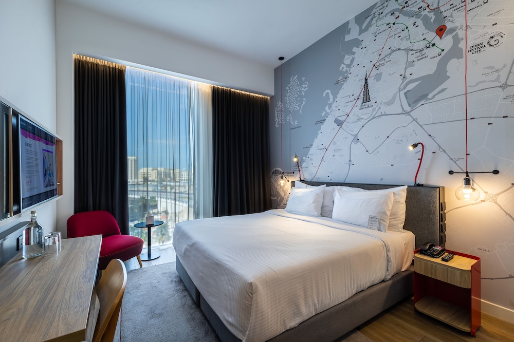 Ink Hotel 8