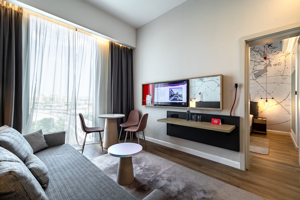 Ink Hotel 11
