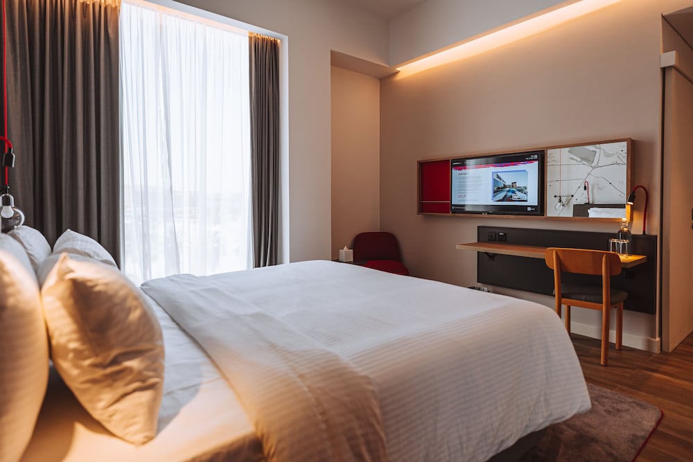 Ink Hotel 4