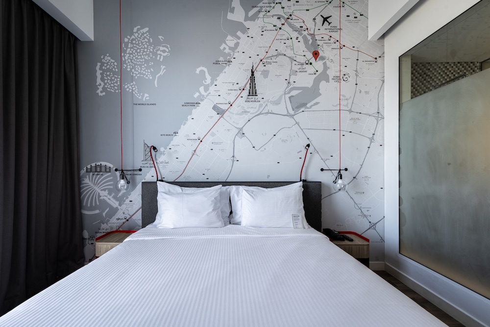 Ink Hotel 7