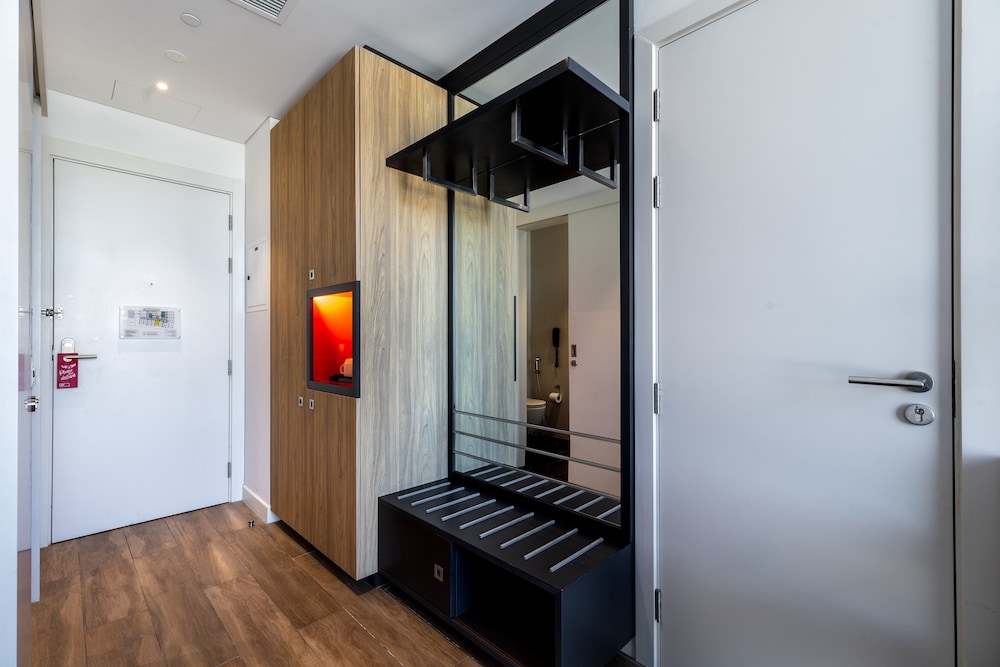 Ink Hotel 6
