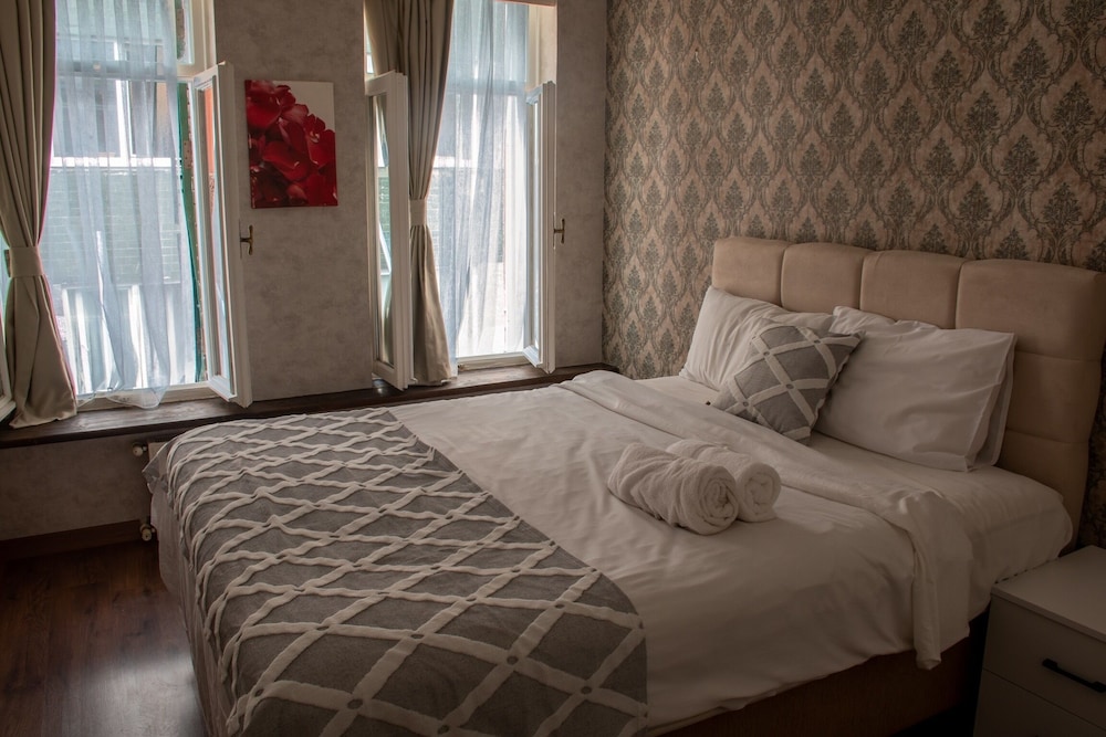 Moda Suites 8