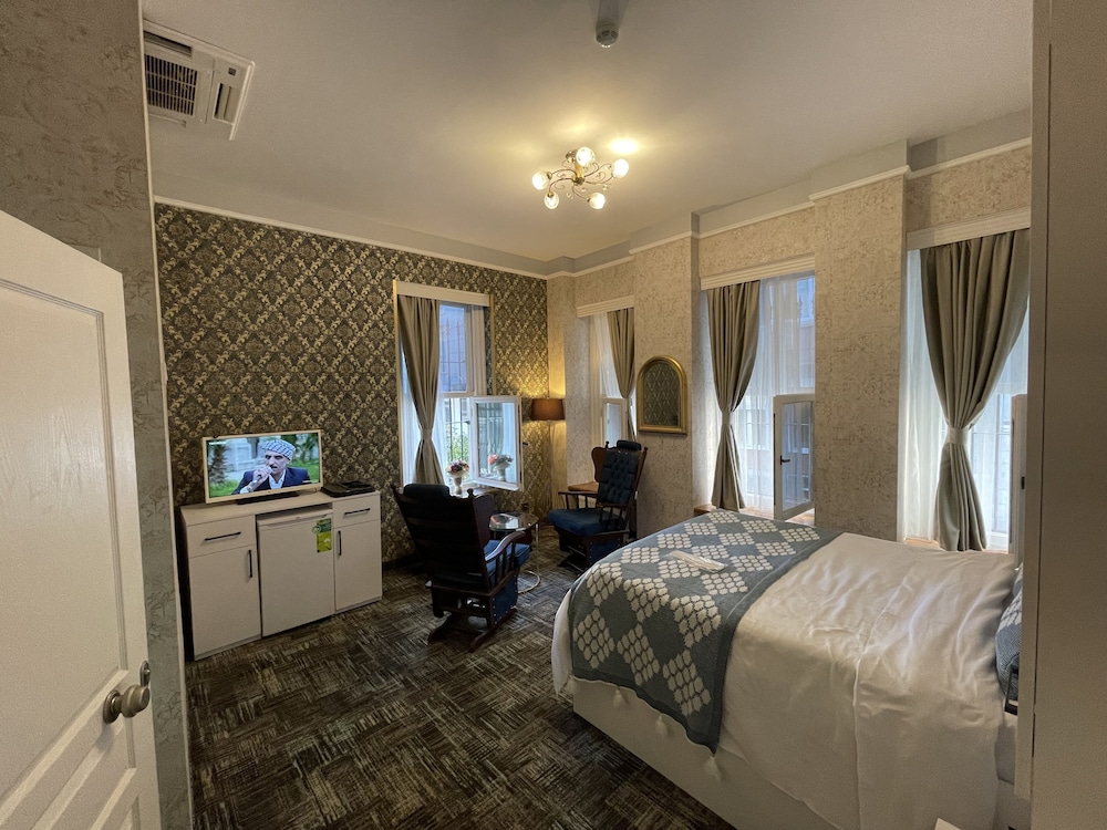 Moda Suites 23