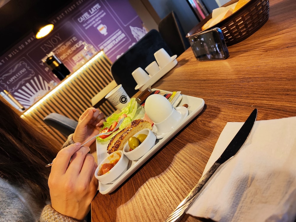 Petra Hotel Tuzla 23
