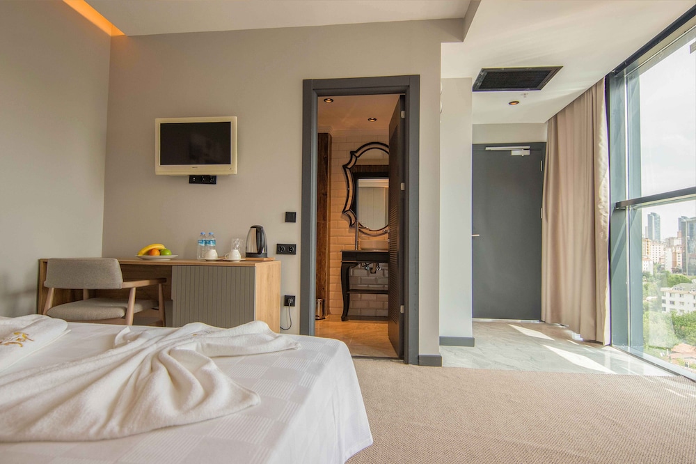 Sherlock Homes Hotels 4