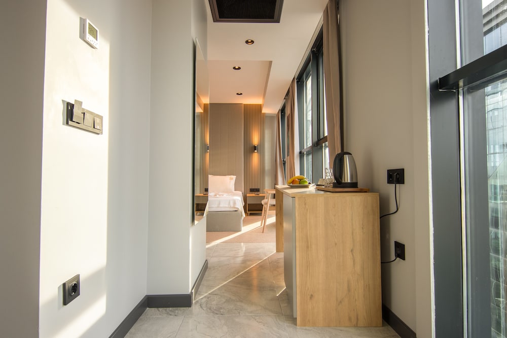 Sherlock Homes Hotels 17