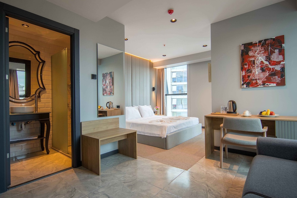 Sherlock Homes Hotels 5