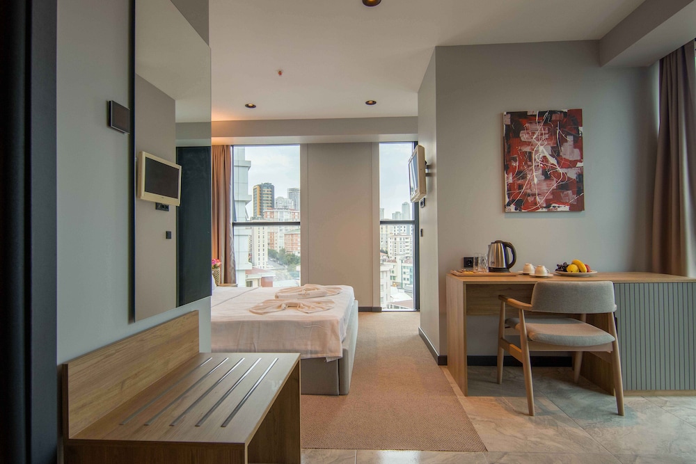 Sherlock Homes Hotels 14