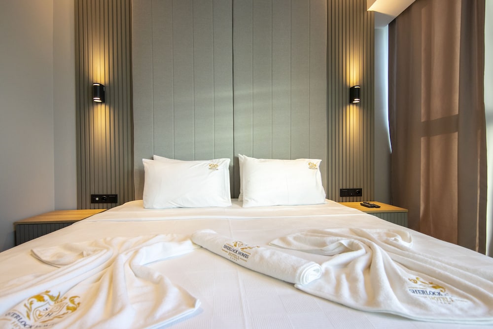 Sherlock Homes Hotels 9