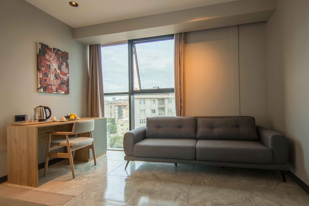 Sherlock Homes Hotels 15