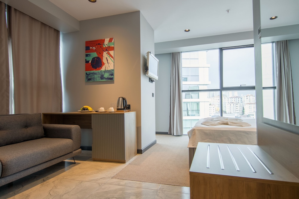 Sherlock Homes Hotels 6