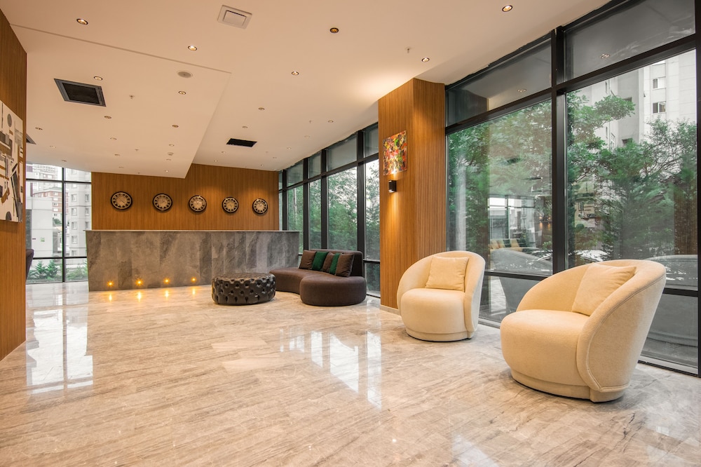Sherlock Homes Hotels 1