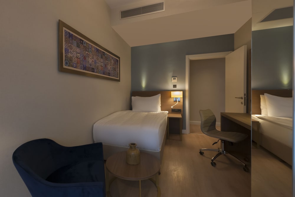 The Superior Living Batisehir 5