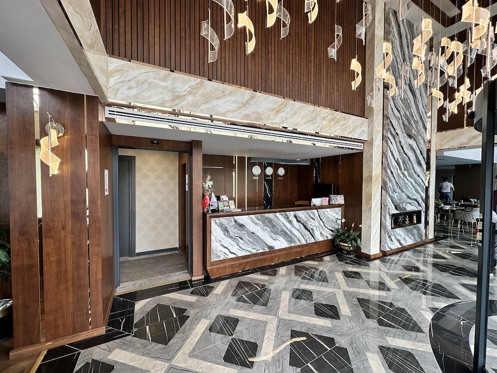 Operla Airport Hotels, Trademark Collection by Wyndham 9