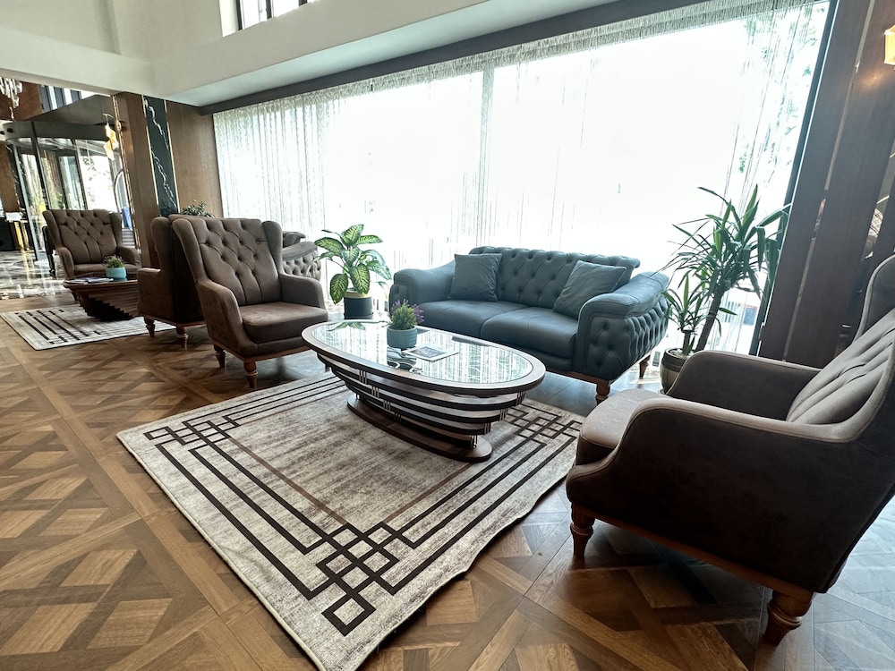 Operla Airport Hotels, Trademark Collection by Wyndham 11