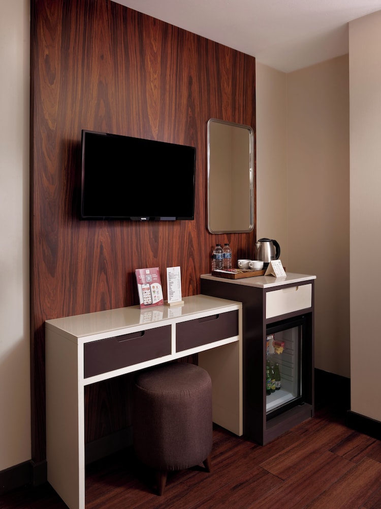Shining Star Hotel 8
