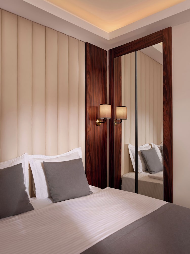 Shining Star Hotel 13