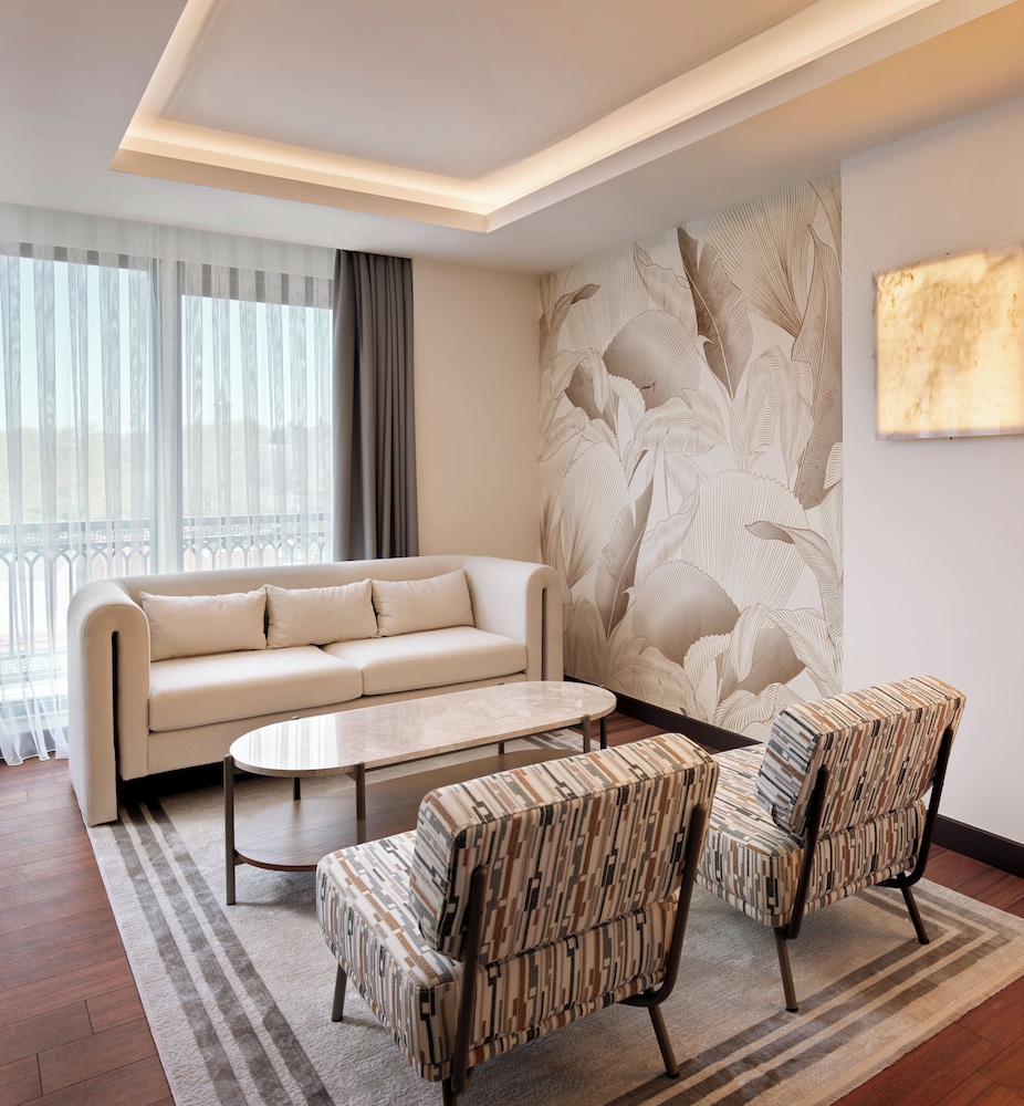 Shining Star Hotel 12