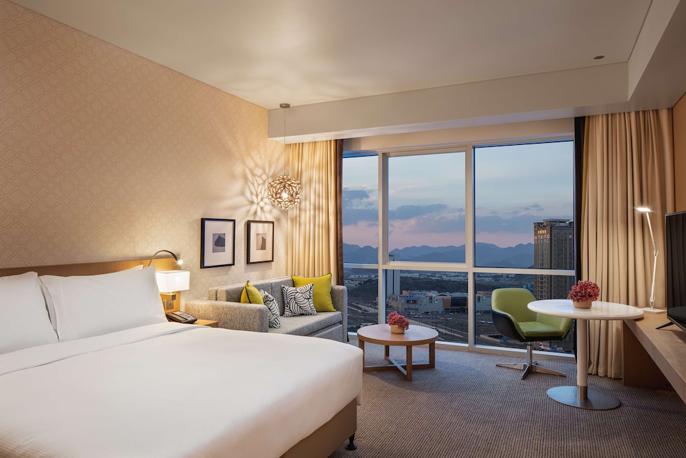 Doubletree By Hilton Fujairah City 9