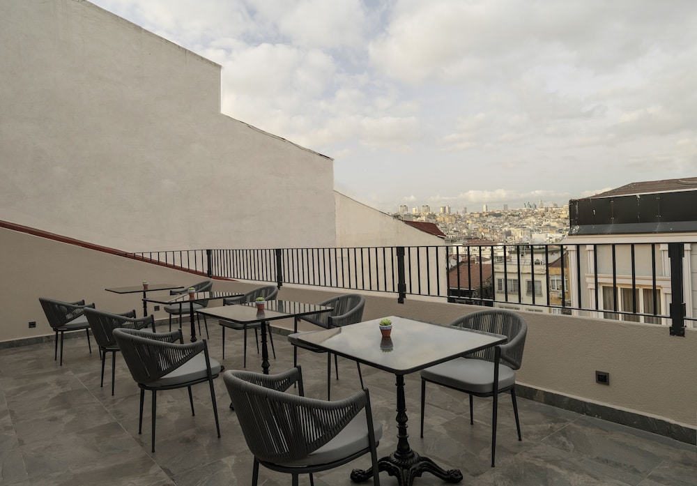Livro Hotel 16