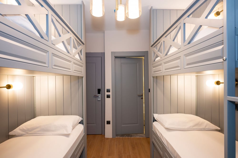 Lynda Hotel 18