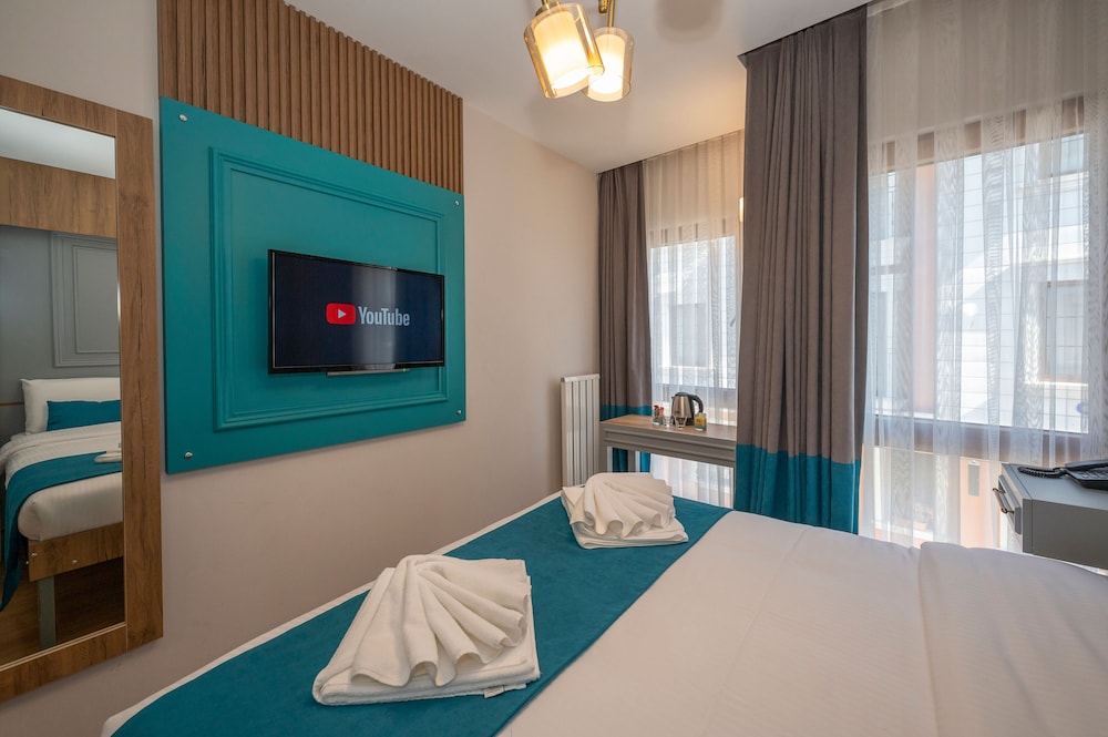 Lynda Hotel 10