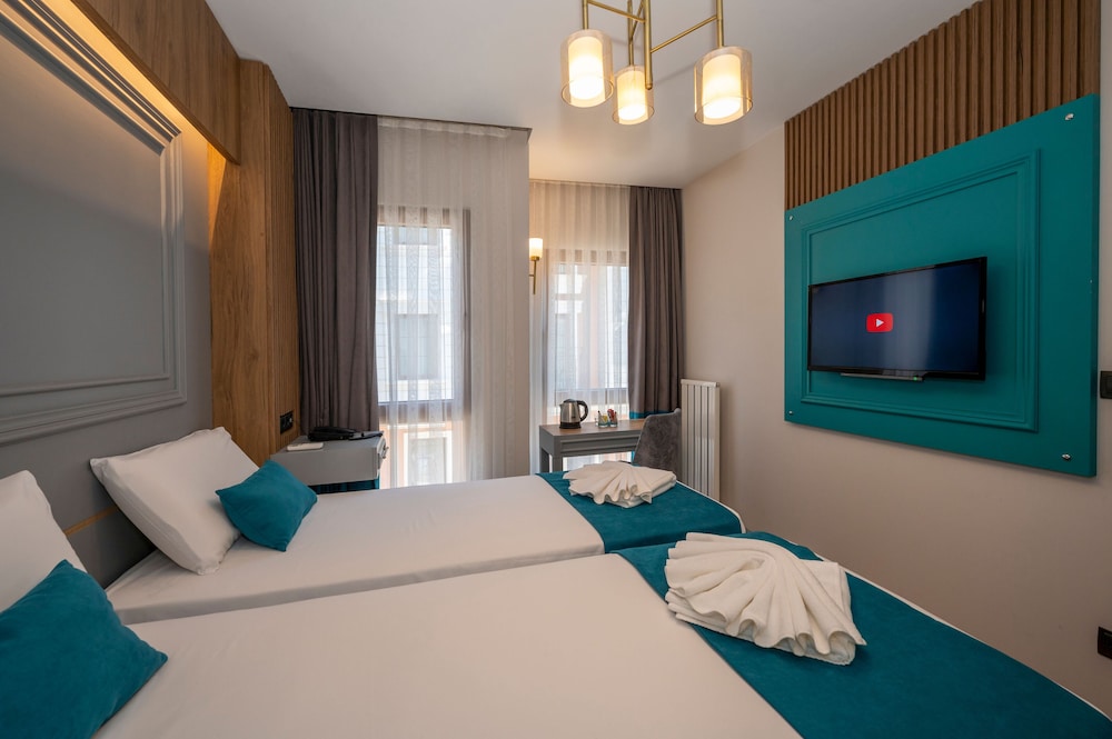 Lynda Hotel 11