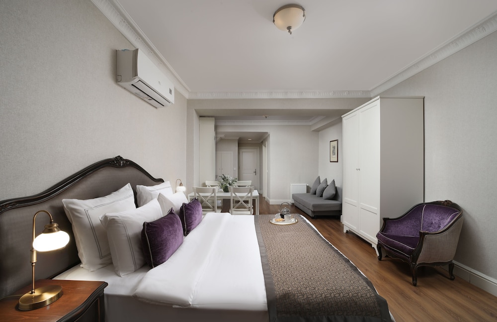 Meroddi Galata Flats 14