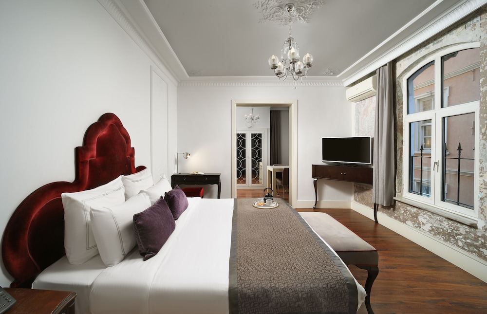 Meroddi Galata Flats 22