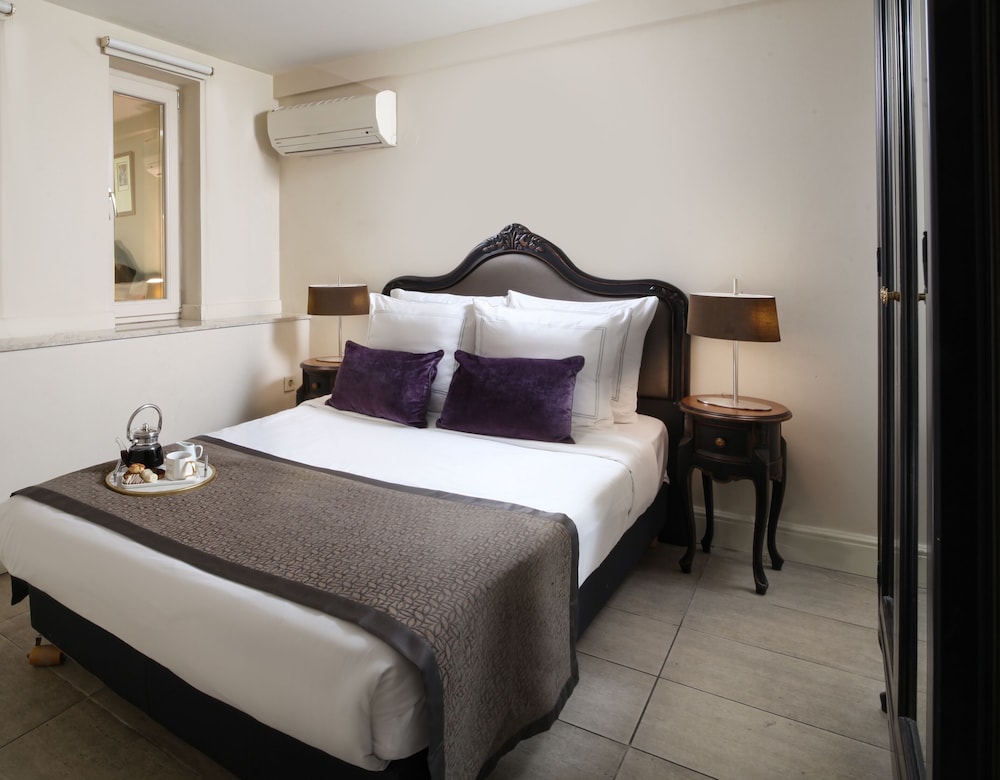 Meroddi Galata Flats 16