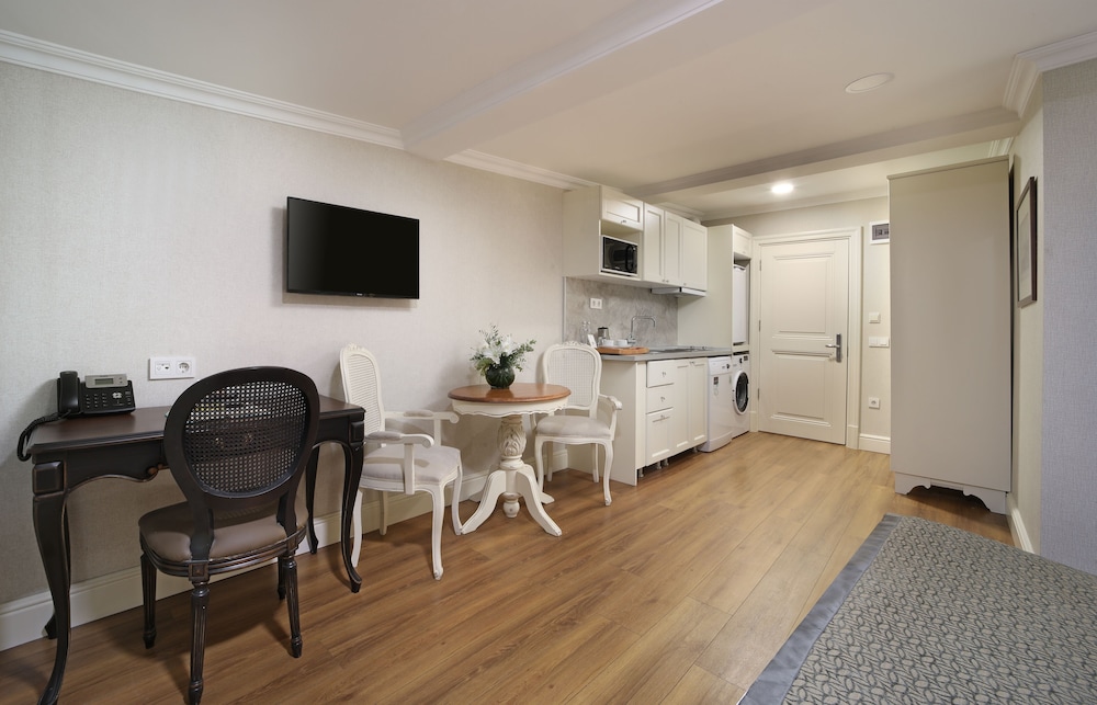 Meroddi Galata Flats 6