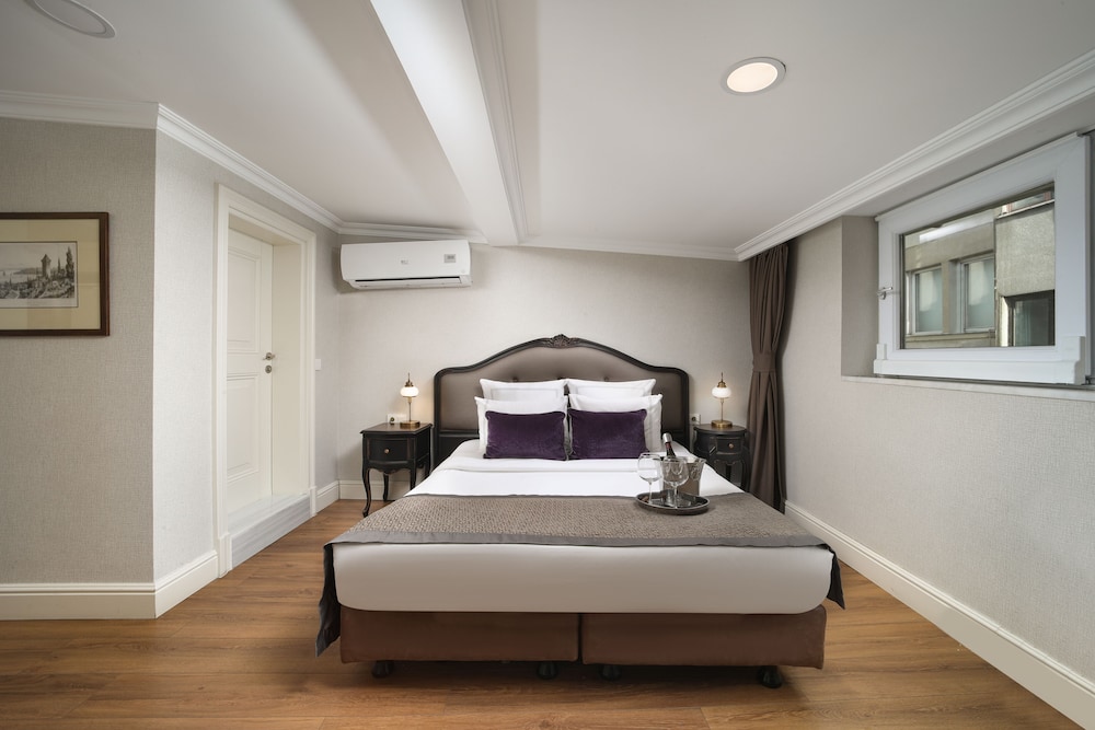 Meroddi Galata Flats 5