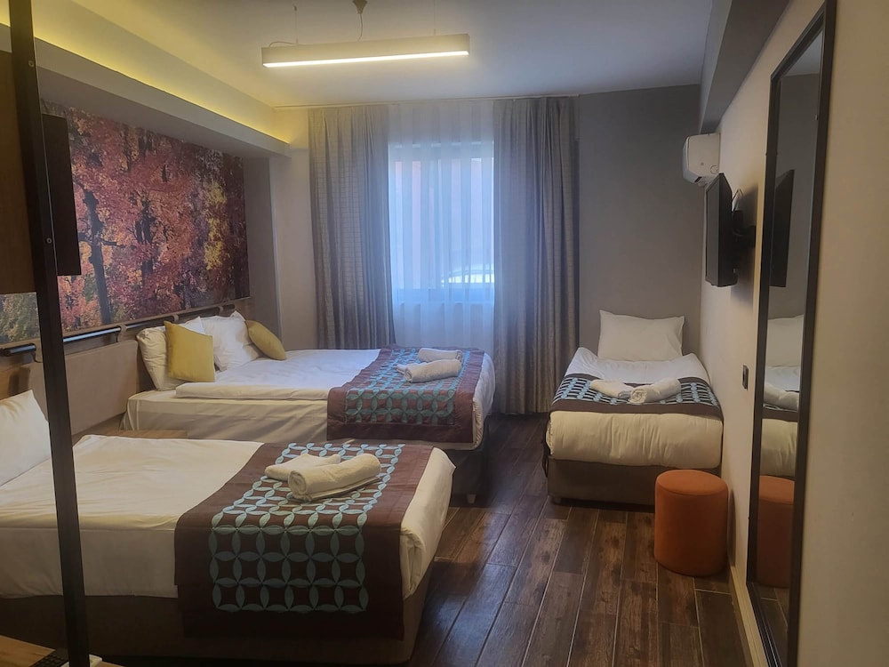 Lupo Libero Hotel 24