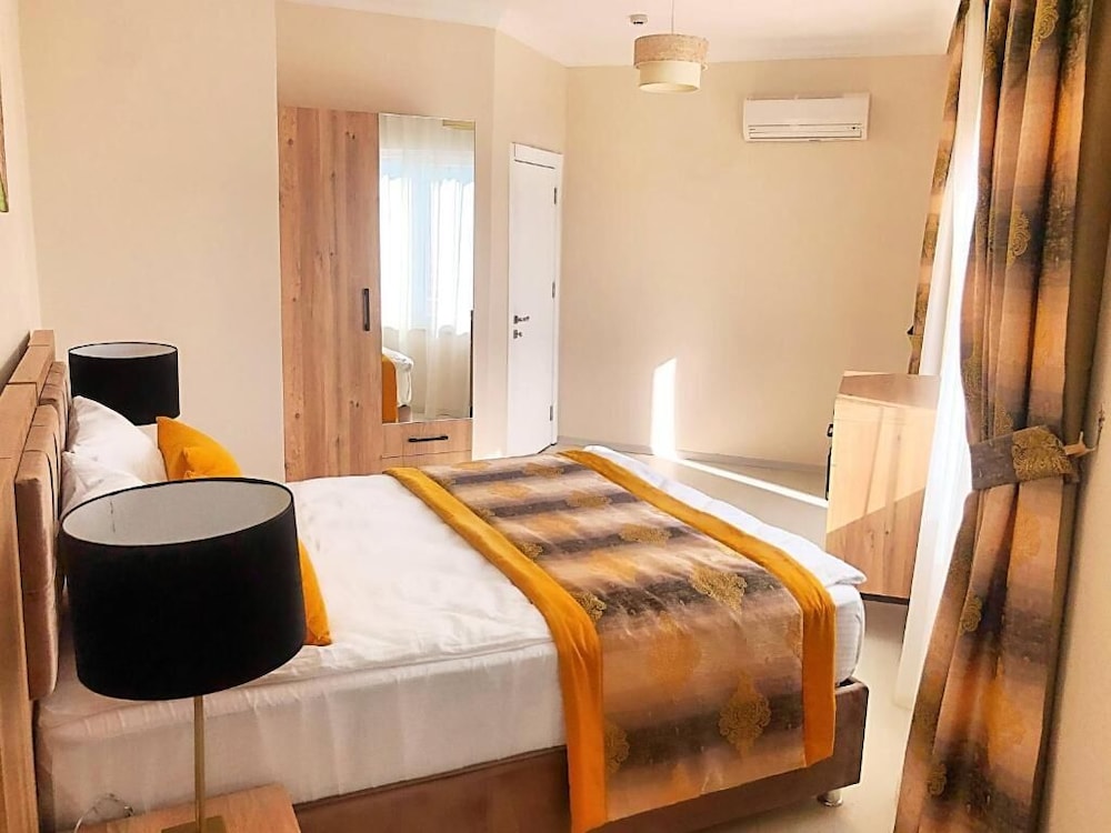Alfa Apart Hotel 5