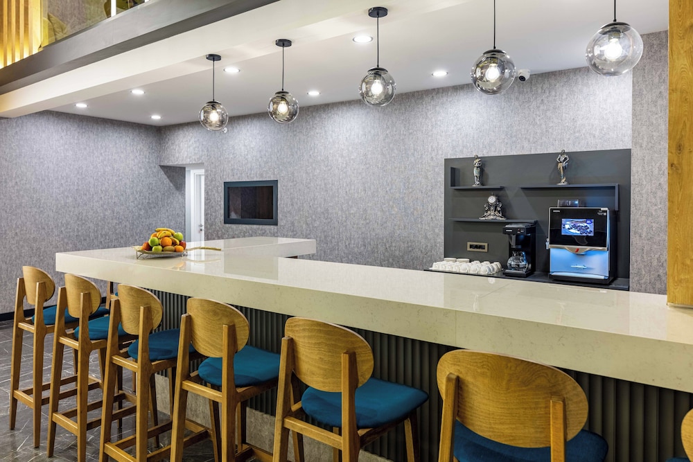 Days Inn & Suites by Wyndham Esenyurt 7